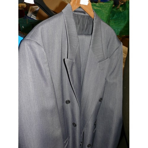 333 - MEDIUM GREY GENTS SUIT, 44S BY THE FINE TAILORING COLLECTION