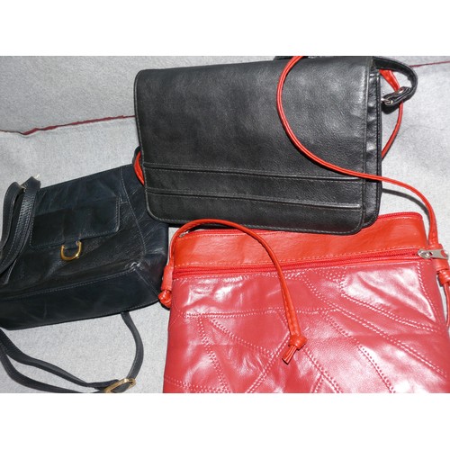 335 - 5 LADIES BAGS INCLUDING 3 IN LEATHER