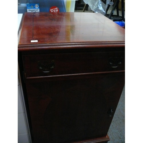 347 - A SANYO HI-FI SYSTEM WITH RECORD DECK, CASSETTE DECK, CD, RADIO & AMPLIFIER, IN A MAHOGANY CABINET