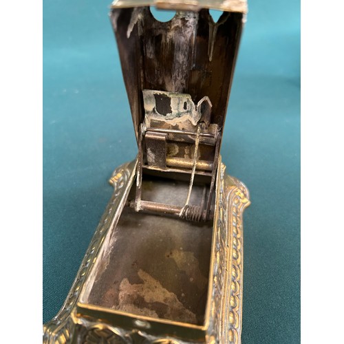 407 - A Victorian brass table cigar cutter