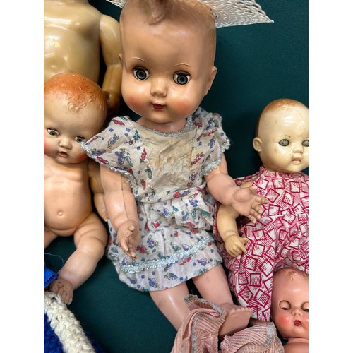 341 - 7 X vintage 1950's dolls in hard plastic and rubber - mostly English makes, three have clothing incl... 