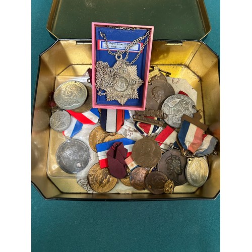 125 - Collection of 21 Royal Commemorative medals and medallions - Edward VII to Elizabeth II to include a... 