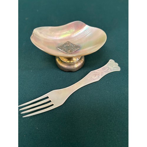 65 - An early 20th Century Mother of Pearl and Sterling silver Caviar dish with a mother of pearl serving... 