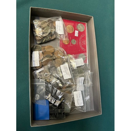 135 - Quantity of British Coins including 1967 uncirculated set in clear case, pennies and half pennies fr... 