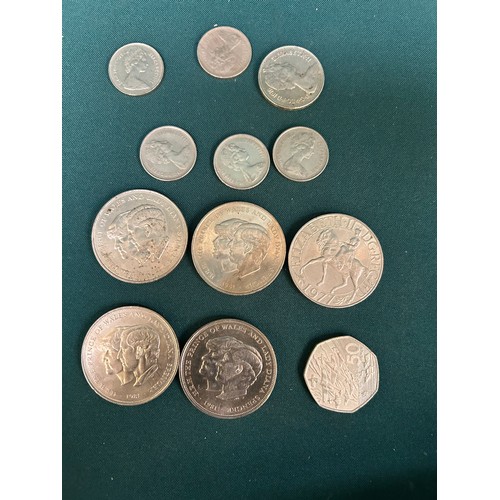 135 - Quantity of British Coins including 1967 uncirculated set in clear case, pennies and half pennies fr... 