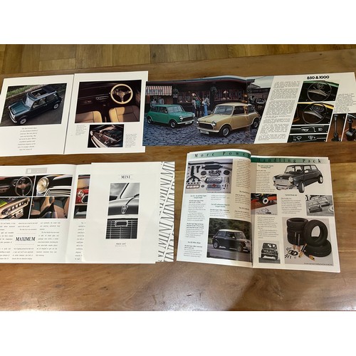 391 - Automobilia Ephemera / Car brochures: Mini includes Leyland Mini 850&1000, Clubman, 1275GT 1977; Min... 