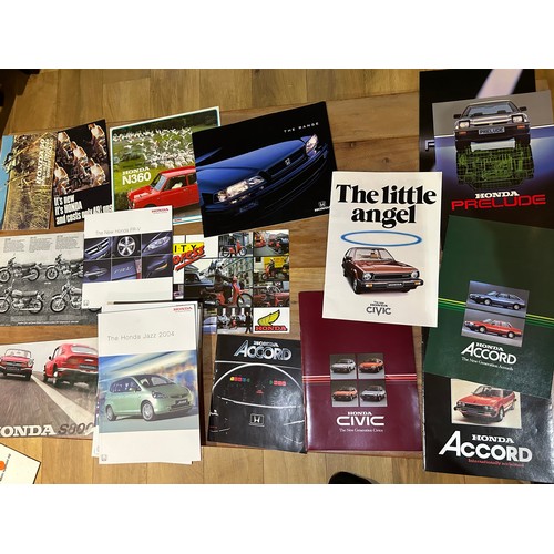 397 - Automobilia Ephemera / Car Brochures: Honda including Honda 50 plus all models under 200cc (1960’s),... 