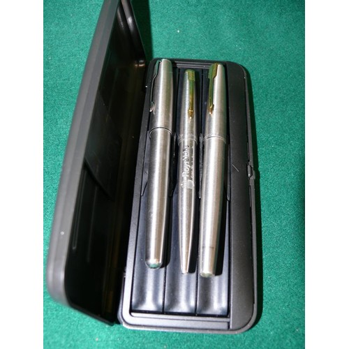 74 - A FITTED PARKER PEN CASE WITH 3 PARKER PENS