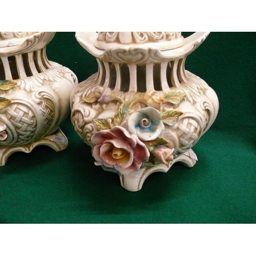 75 - A PAIR OF CAPODIMONTE PORCELAIN LIDDED VASE. DOES HAVE SMALL CHIPS TO THE LIDS BUT IN OVERALL GOOD C... 