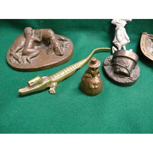 86 - COLLECTION OF DECORATIVE METALWARE AND OTHER ORNAMENTS TO INCLUDE BRASS LADY BELL, BRASS CROCODILE, ... 