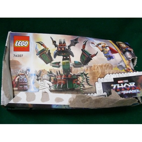 149 - SELECTION OF MARVEL AND STAR WARS LEGO SETS UNCHECKED PLUS AN AEROPLANE MODEL AND A LEGO BATMAN BLAN... 