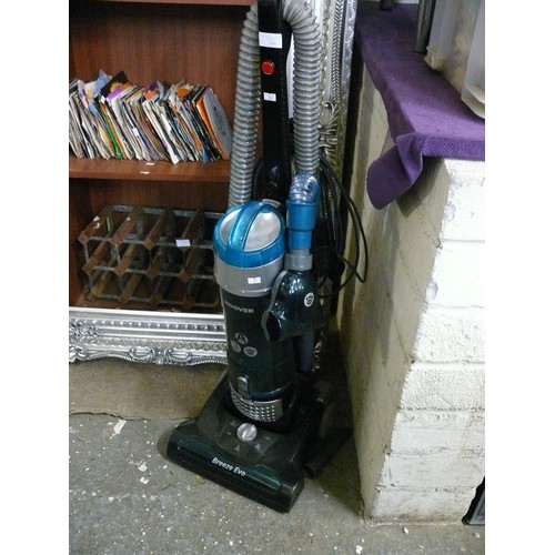 160 - HOOVER BREEZE EVO VACUUM CLEANER