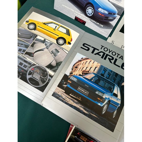 370 - Automobilia Ephemera / Car Brochures: Toyota: includes Starlet (1985), Showcase (1990), MR2 (1985), ... 