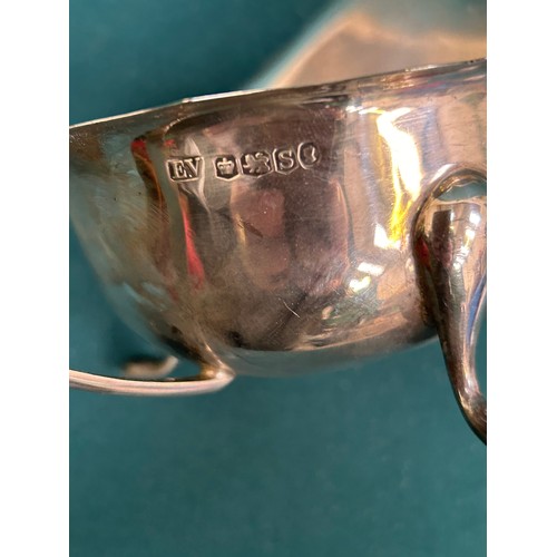 27 - Sterling silver sauce boat, Sheffield 1935 with Silver jubilee mark, good condition - 150 grams