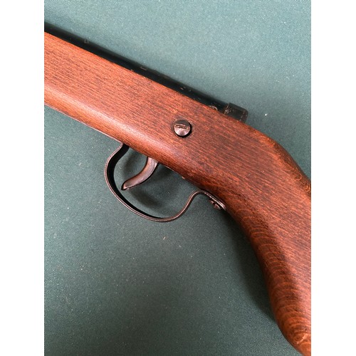 104 - A Classic Diana Model 16 air rifle - post war, made in England -butt end stamped 