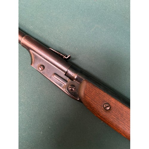 104 - A Classic Diana Model 16 air rifle - post war, made in England -butt end stamped 