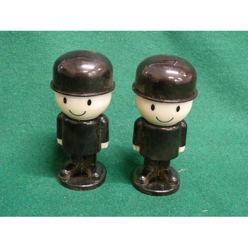 88 - 'FRED' HOMEPRIDE CRUET SET