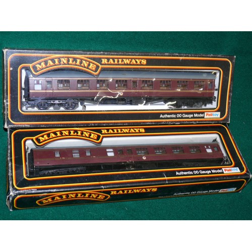 100 - 2 MAINLINE B.R. SK AND BSK COACHES OO GAUGE WITH ORIGINAL BOXES