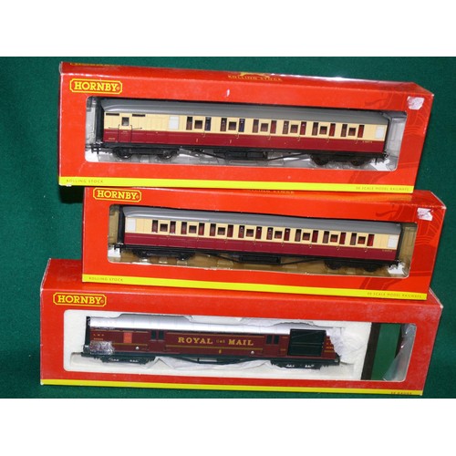 101 - HORNBY OO GAUGE LMS OPERATING ROYAL MAIL COACH SET PLUS BR 61FT CORRIDOR BRAKE COACH AND 3RD CLASS C... 