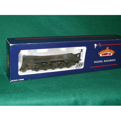 102 - BACHMANN OO GAUGE BR BLACK L/CREST BR1C TENDER IN ORIGINAL BOX