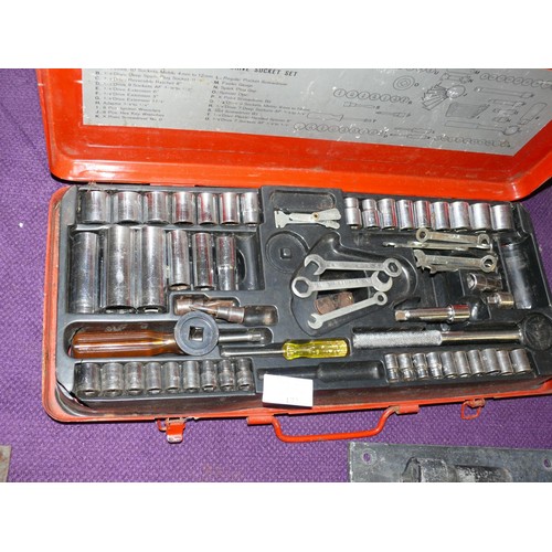 173 - GUARDSMAN SQUARE DRIVE SOCKET SET IN METAL CASE