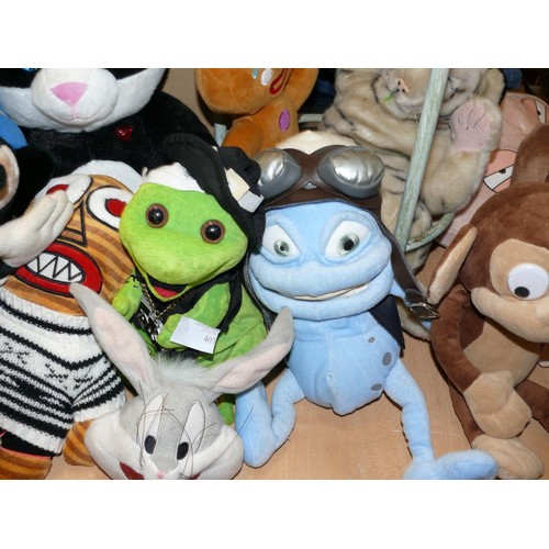 403 - LARGE COLLECTION OF CUDDLY TOYS TO INCLUDE DISNEY MICKEY MOUSE, CRAZY FROG, SHREKS GINGERBREAD MAN, ... 