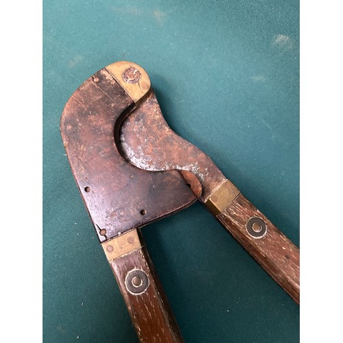 413 - 19th Century wood brass and steel horse tail docker stamped T.W. Junr - 65cm long