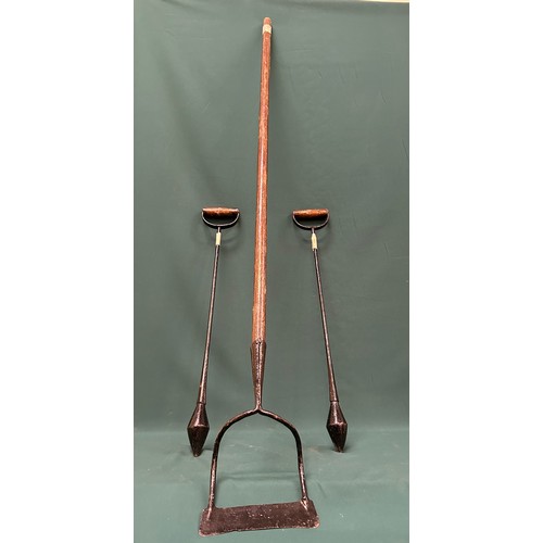 360 - Pair of early 20th Century bean dibbers with turned ash handles and an early push hoe