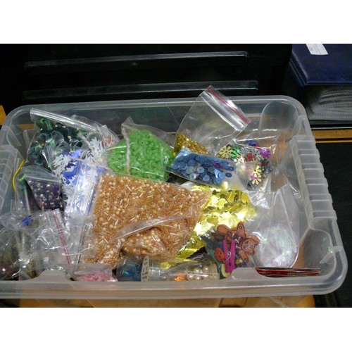 369 - 2 TUBS OF VARIOUS CRAFT ITEMS BEADS, SEQUINS, THREAD ETC