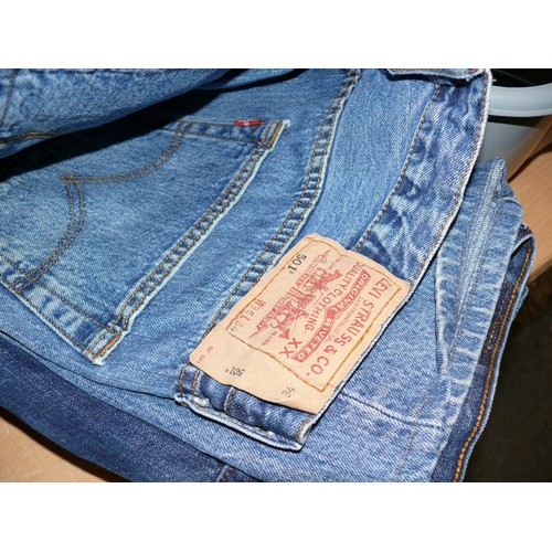 414 - 4 PAIRS OF LEVI 501 JEANS 38