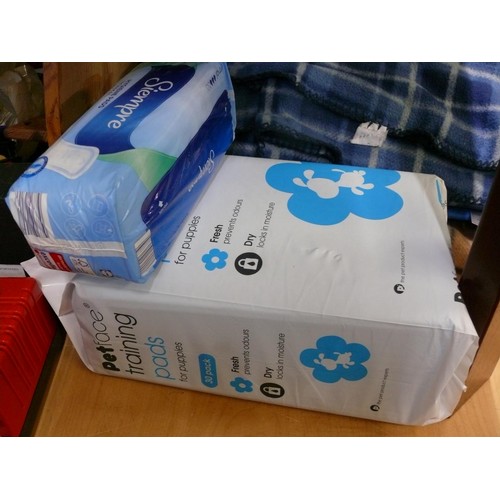 479 - NEW PACKS OF INCONTINENCE PADS FOR MEN, LADIES AND DOGS