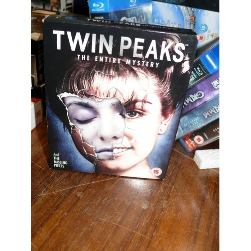 445 - TWIN PEAKS DVD BOXSETS SEASON 1 & 2 PLUS A SEALED COPY OF A LIMITED EVENT SERIES ON DVD AND THE ENTI... 