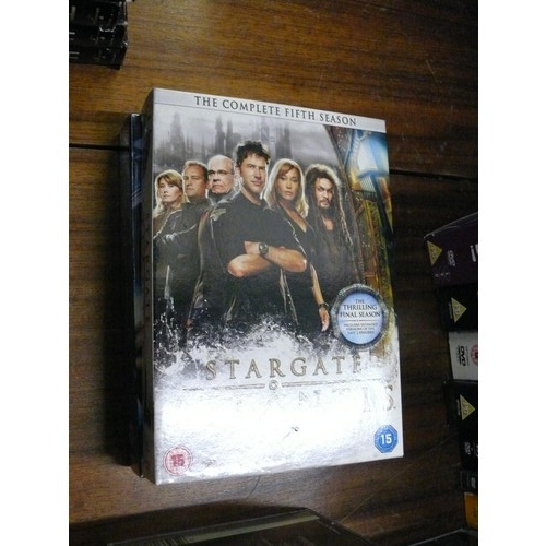 447 - STARGATE SG-1 SEASON 1 DVD BOX SET PLUS SEASONS 9 & 10 SEALED DVD BOXSETS AND STARGATE ATLANTIS SEAS... 