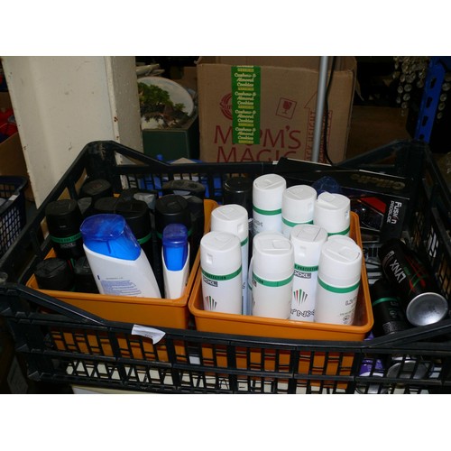 469 - LARGE CRATE OF MENS TOILETRIES LYNX, GILLETTE,  HEAD & SHOULDERS ETC