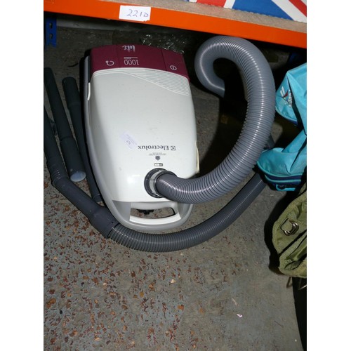 478 - ELECTROLUX LITE VACUUM CLEANER