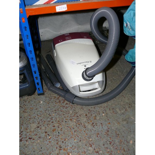 478 - ELECTROLUX LITE VACUUM CLEANER