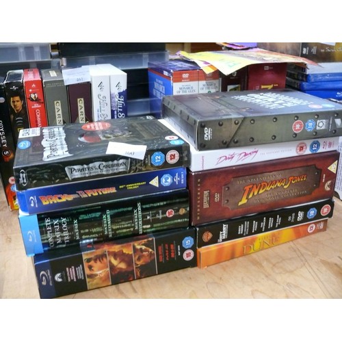 460 - DVD BOXSETS PRIRATES OF THE CARRIBEAN, BACK TO THE FUTURE, THE MATRIX, MISSION IMPOSSIBLE, DIRTY DAN... 