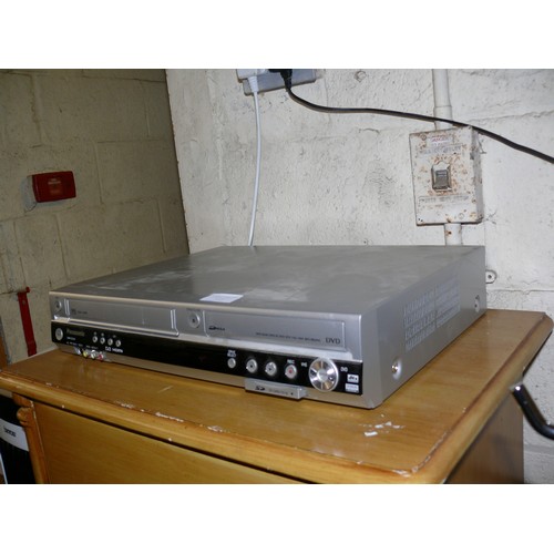 512 - PANASONIC DVD RECORDER DMR-EZ45V