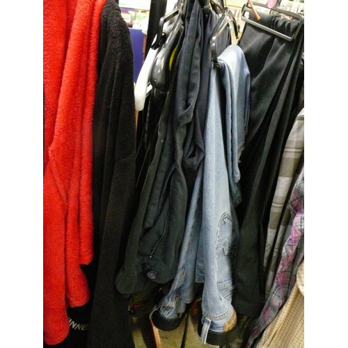 429 - SELECTION OF MENS JEANS AND TROUSERS SIZES 34