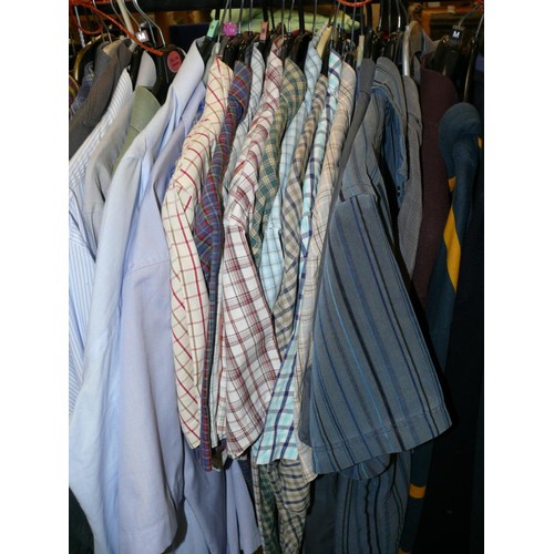 431 - MENS GOOD QUALITY SHORT SLEEVE SHIRTS MOSTLY SIZE L