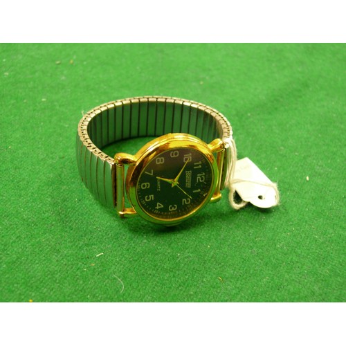 24 - LOVELY GENTS WATCH GOLD PLATED WITH STAINLESS STEEL STRAP WORKING FINE