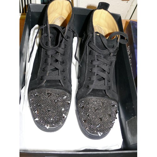 146A - CHRISTIAN LOUBOUTIN MEN'S LOU PIK PIK FLAT SNEAKER REPLICAS, BLACK SUEDE  EMBELLISHED WITH STUDS (IN... 