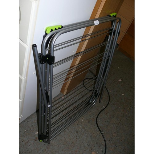 546 - LARGE FOLDING CLOTHES AIRER