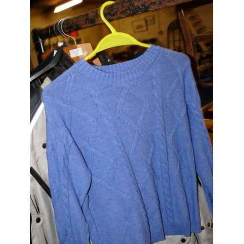 556 - SELECTION OF GOOD QUALITY LADIES JUMPERS