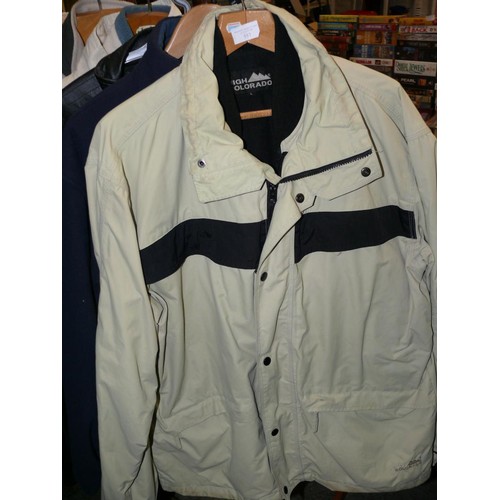 557 - 5 GOOD QUALITY GENTS JACKETS AND JUMPERS