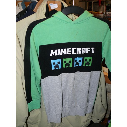 558 - MINECRAFT AND DISNEY JUMPERS AND PYJAMAS 10 -11 YEARS+