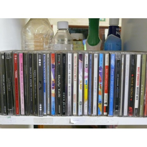 581 - 5 CUBES OF VARIOUS CD'S TO INCLUDE NOW, MEATLOAF, TAKE THAT, BON JOVI ETC