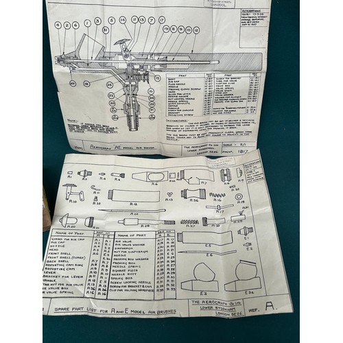 178 - Aerograph AE model Air Brush with hose in original Winsor & Newton box - with instructions