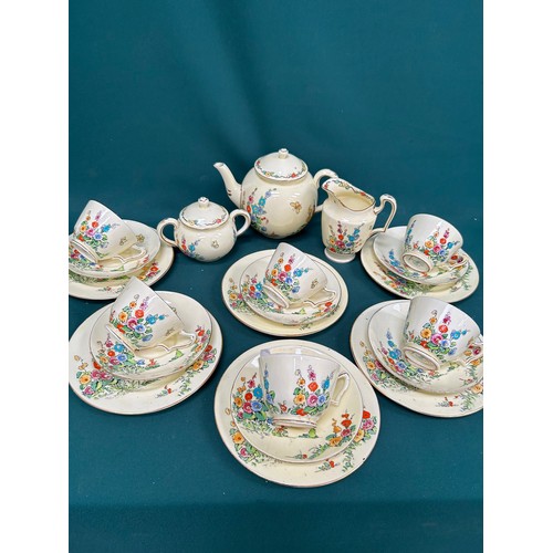 192 - A 1930's Crown Staffordshire bone china 21 piece teaset in the very pretty 