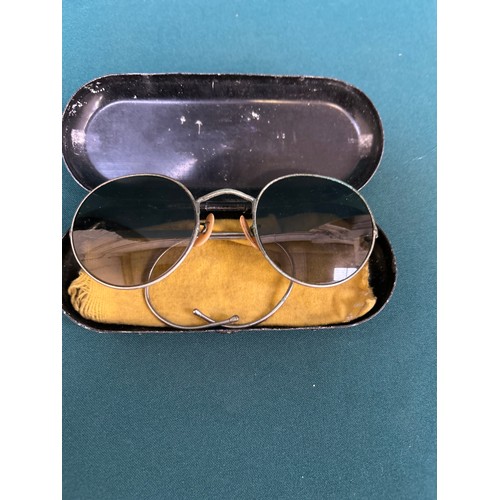 142 - Post WW2 RAF Sunglasses, stores Ref 22g/1107 - Type F - virtually identical to the standard WW2 issu... 